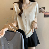 Pregnant women cover their belly without showing their pregnancy V-neck loose t-shirt casual clothes fashionable and versatile T-shirt summer sweater