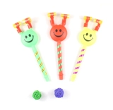 Средняя улыбка лицо дует рулон, блюдо, вытягивание дракона Прысение, расщепляющее пищеварение маленькие подарочные киоски детские игрушки оптом