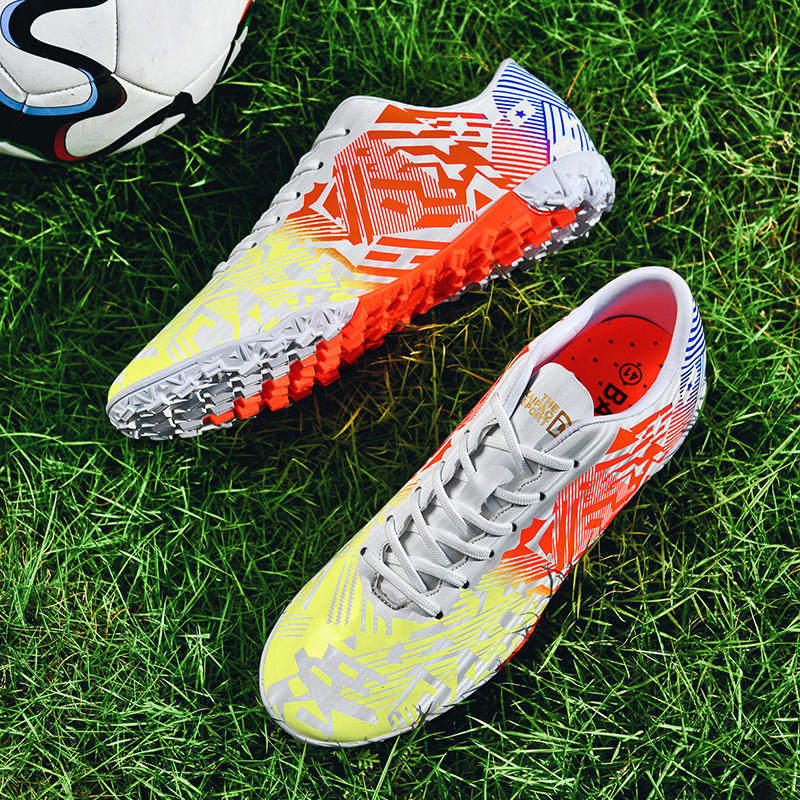 New C Assassin Professional Football Shoes Men's Shoes Women Shoes Low Help Long Pieces New Kids Students Sneakers