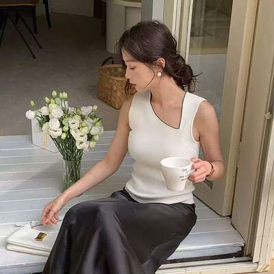 Clearance sale of unsold casual V-neck sleeveless dress for women 2026 Spring New long dress with fashionable design sense