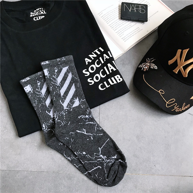 4 cặp Châu Âu và Mỹ ins chết fly thể thao vớ skateboard đường phố tide thương hiệu hip hop vớ cotton nam giới và phụ nữ các cặp vợ chồng trong vớ