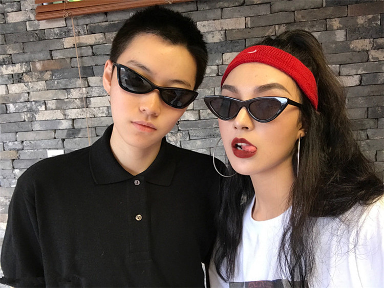 Châu âu và Hoa Kỳ chụp đường phố con dấu buồm retro tam giác cat eyes sunglasses sunglasses ins net màu đỏ với kính kính nam giới và phụ nữ triều