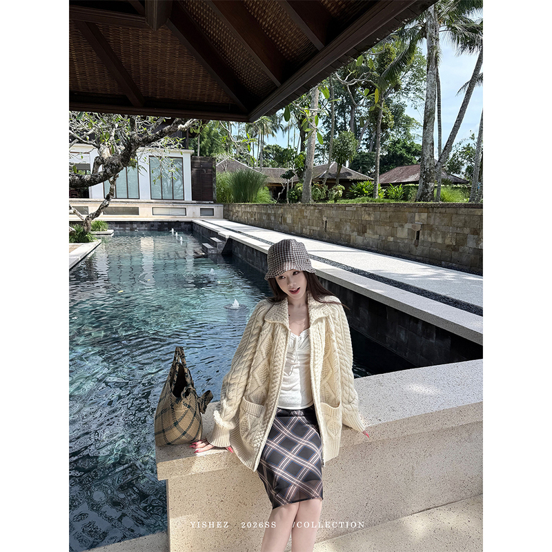 Yishez's Original Heavy Thickened Cream Twist Knit Cardigan with a Turn-Down Collar and Zipper