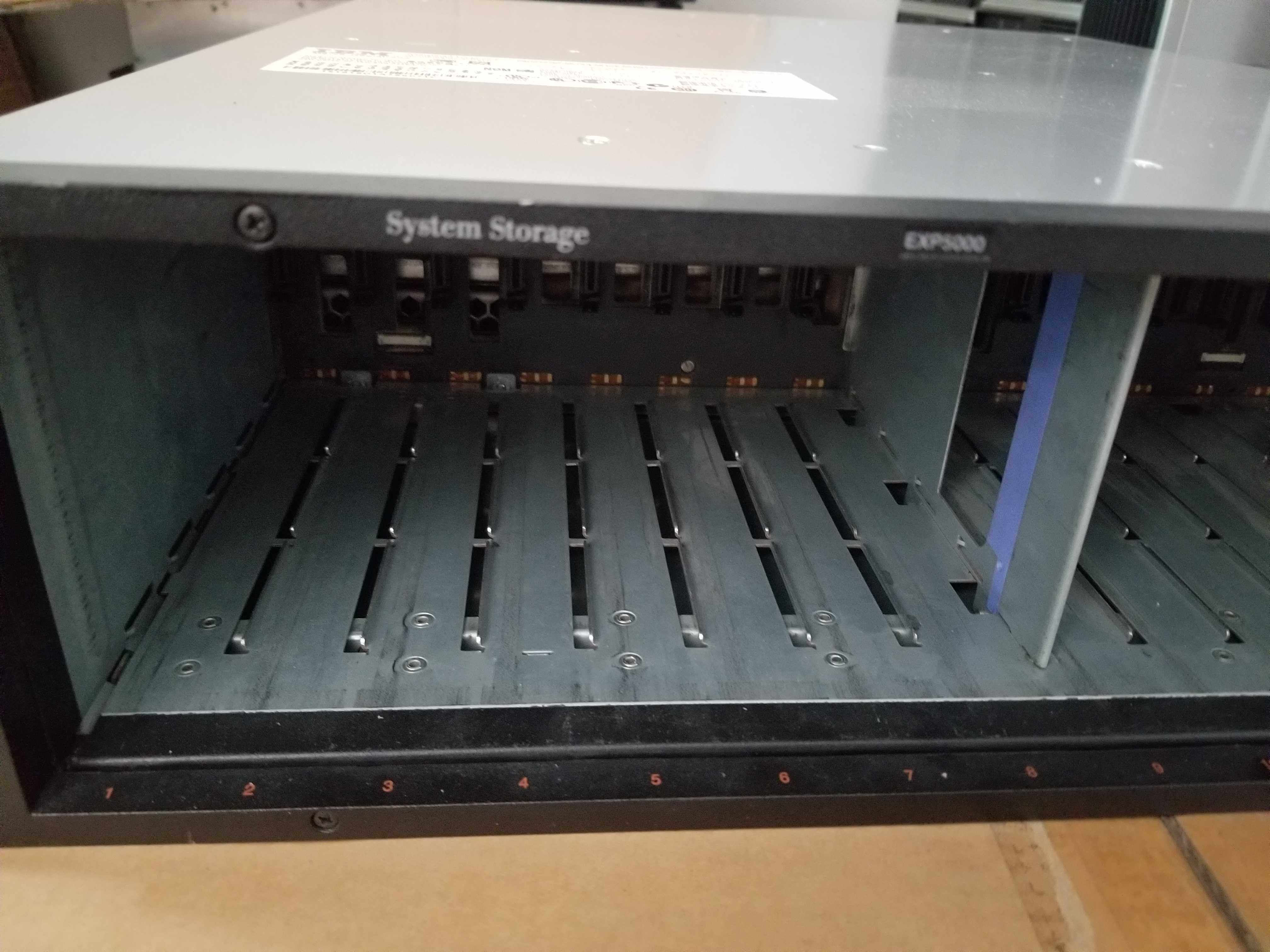 IBM EXP5000 Storage Expansion Cabinet for the EXP5000