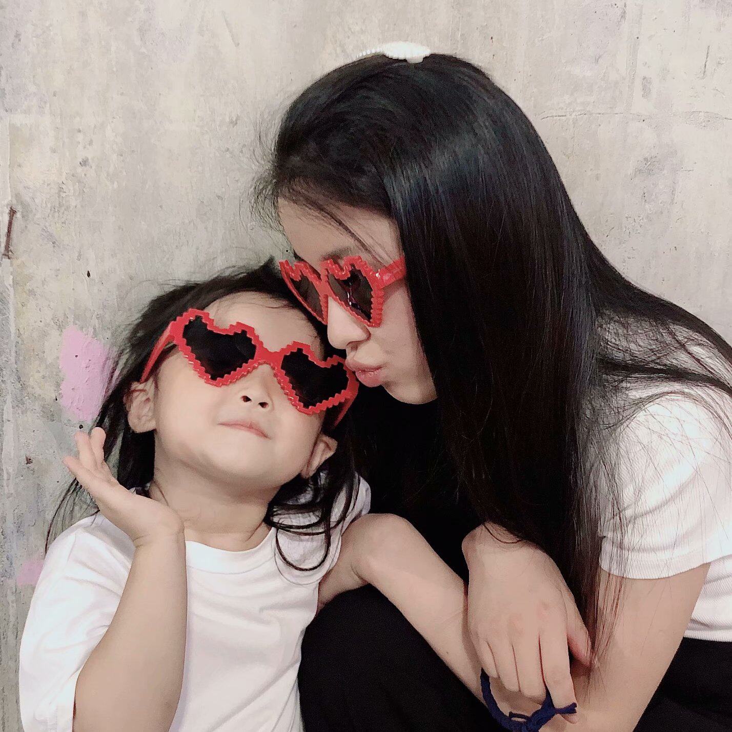 Mosaic Loving Sun Glasses Party To Blame for Strange Styling Birthday Photo Glasses Laze Small Red Book Recommendation