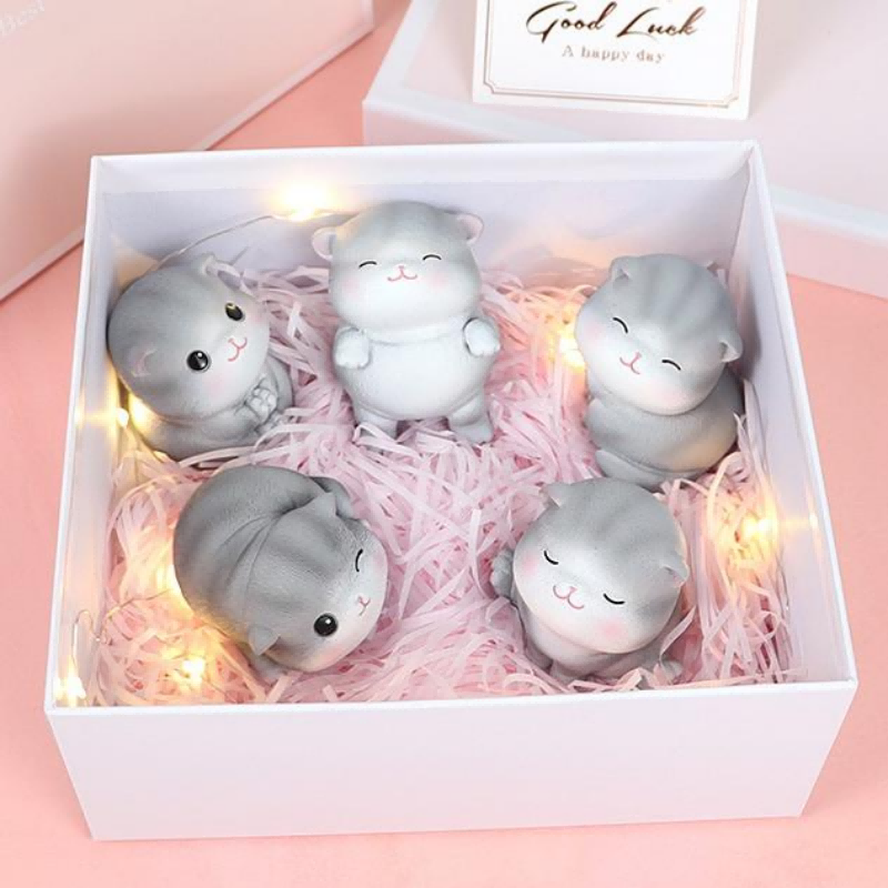 18-year-old birthday present girl sends bestie friend graduation season kitty swing piece girl special practical Valentine's Day 