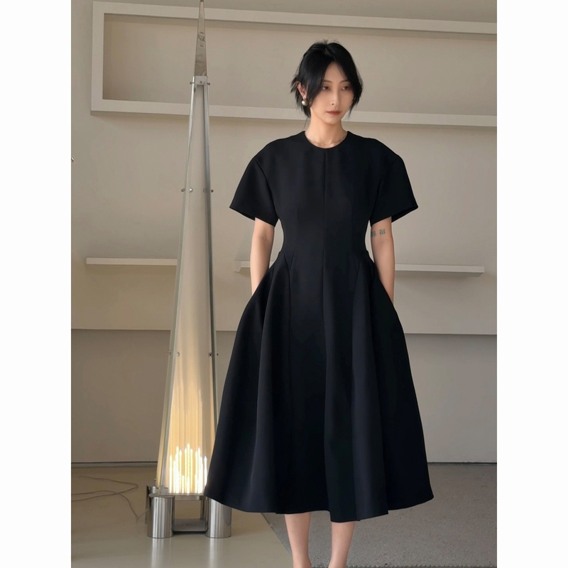 Undying Haute Couture Dress/Cut-And-Sew Waist-Cinching Dress with Dropped Shoulders