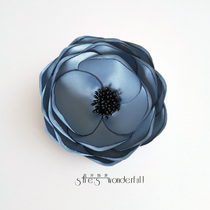 Original Korean brooch exaggerated atmospheric flower decorative sweater jacket corsage magnet without trace pin buckle