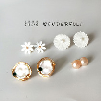 Simple natural mother-of-pearl flower anti-light buckle Pin Pin collar needle magnet magnet stone No Trace does not hurt clothing small brooch