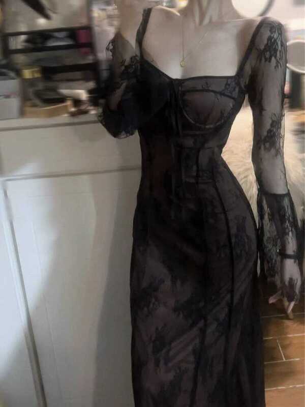 Black Niche Design Long Dress with Knitted Lace, Waist-Cinching, Slimming, Elegant French Style, New Spring/Summer Dress for Women
