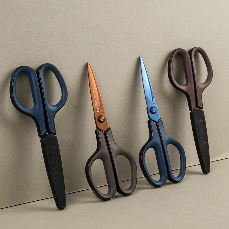 Japan PLUS Plus Titanium-plated non-adhesive scissors rust-proof arc blade tip with protective sleeve for student office