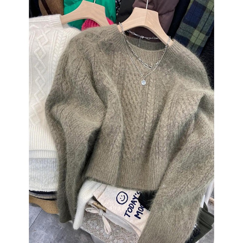 High-End Vintage Short Sweater for Women, Autumn and Winter Gray Knitwear, Thickened Base Layer Top for Petite Women, Elegant Blouse