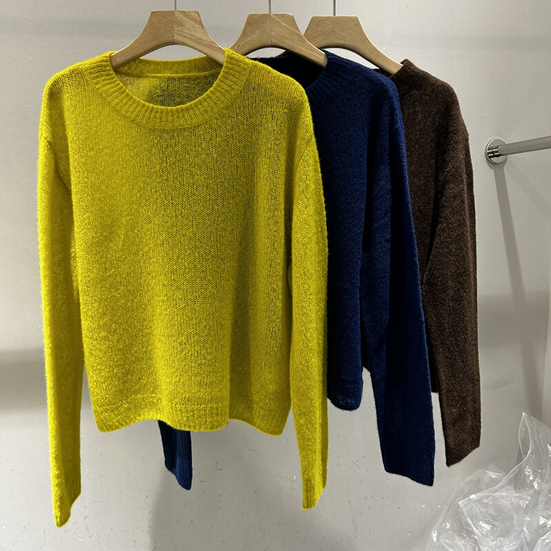 European Station 2026 Autumn New Lazy Style Round Neck Knitted Sweater for Women, Long Sleeve Versatile Slimming Pullover Sweater European Station 2026 Autumn New Lazy Style Round Neck Knitted Sweater for Women, Long Sleeve Versatile Slimming Pullover Sweater