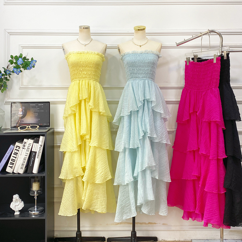 Vacation Style Sleeveless Tube Top Pleated Dress for Women, French Style Waist-Cinching Slimming Mid-Length Layered Cake Dress