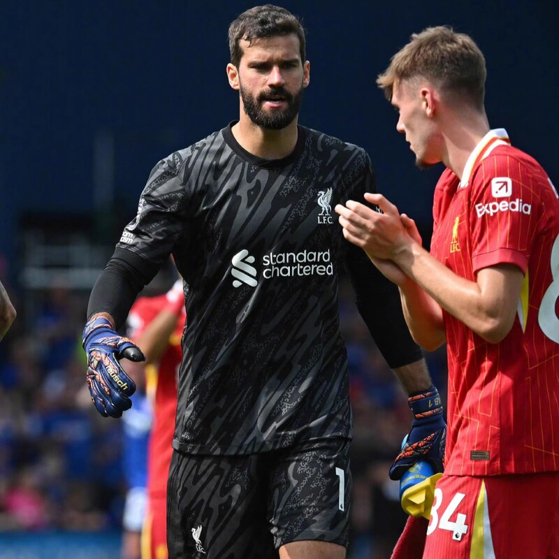 New Goalkeeper Uniform 24/25 Season Liverpool Large Size Football Goalkeeper Jersey No. 1 Alisson Short-Sleeved Suit