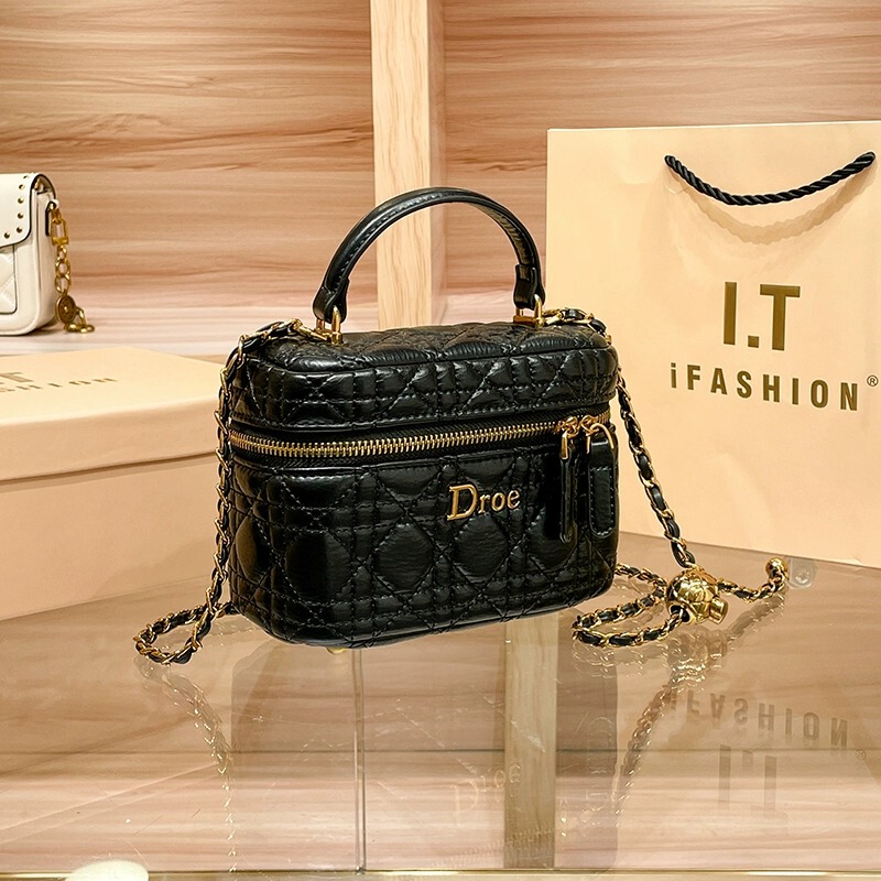 Genuine Leather Bag 2026 New Model Box Bag with a High-End Feel, Small Gold Ball Chain, Small Square Bag, Handbag, Crossbody Bucket Bag for Women