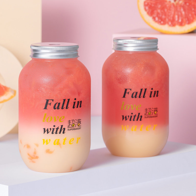 U-Shaped Chubby Bottle Lifestyle 2