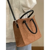 Демисезонная матовая ретро вместительная и большая сумка на одно плечо с молнией, коллекция 2023