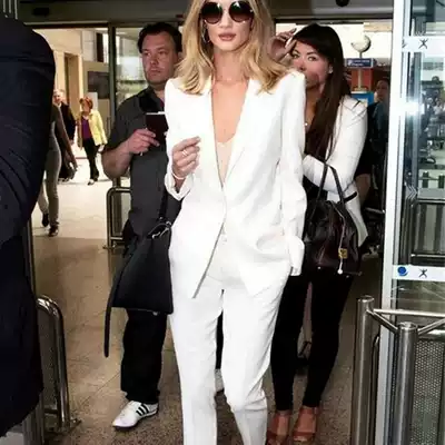 Casual suit suit women 2021 autumn and winter New dress Korean fashion loose temperament White small suit two-piece suit