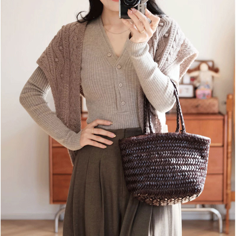 Yuanzi's Same Style Dragon Brand Hand-Woven Bag, First-Layer Cowhide, Purely Hand-Woven Mini Basket Bag for Women Yuanzi's Same Style Dragon Brand Hand-Woven Bag, First-Layer Cowhide, Purely Hand-Woven Mini Basket Bag for Women
