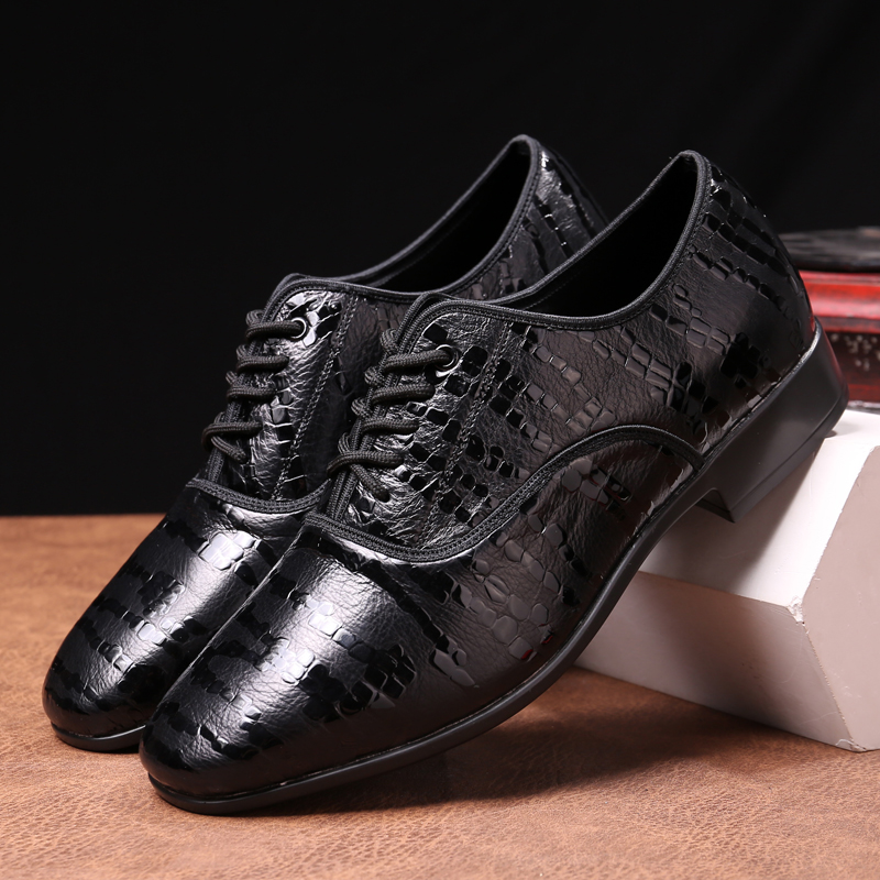 Men's water straw tattooing leather male Moden Dance Shoe Square Ballsy Water Soldiers Trading Dance Flat heel Comfortable Summer Breathable