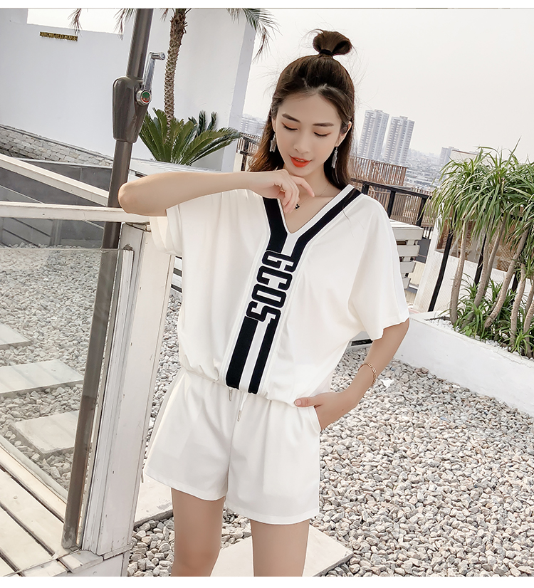 VK旗艦店 韓國學院風短袖字母領t恤學生休閒寬鬆時尚運動服套裝短袖褲裝