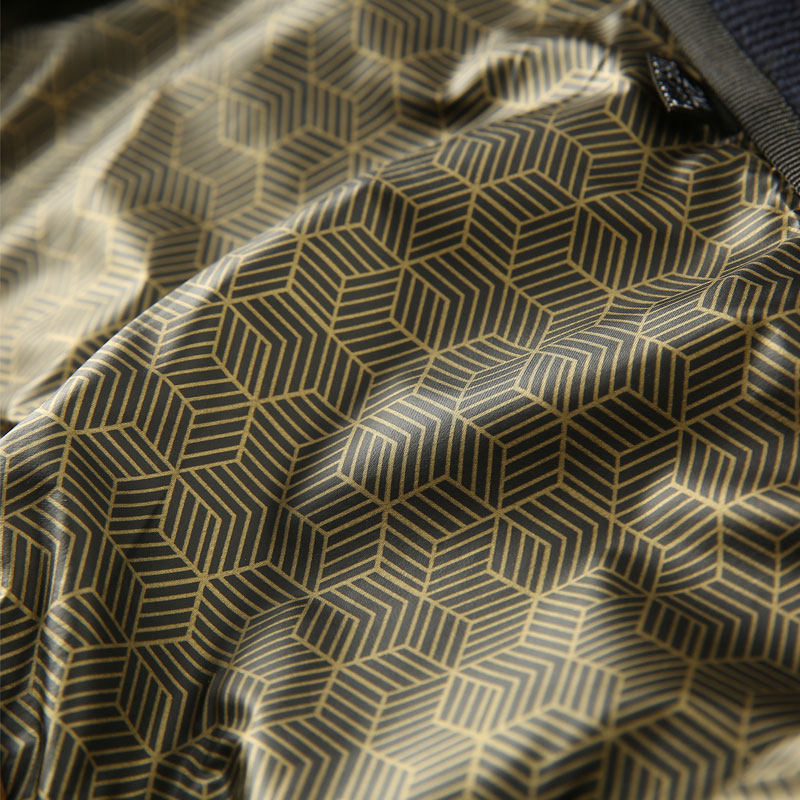 Graphene Spring, Autumn and Winter Couple Style Fleece-Lined Three-Proof Outdoor Soft Shell Jacket for Men and Women, Casual Commuting Style Trendy Jacket