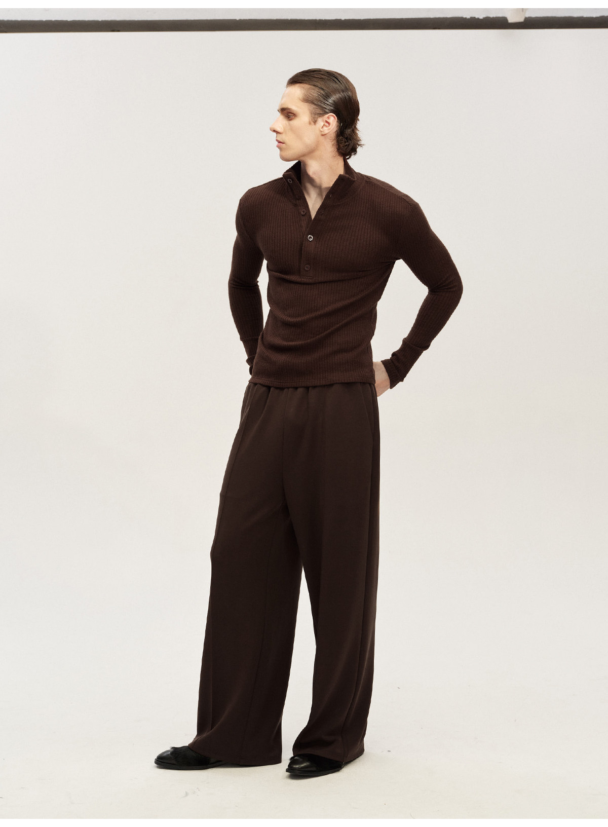 JCAESAR High-Neck Buttoned Slim Sweater