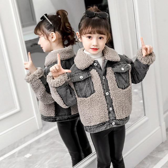 Girls' denim stitching and fleece jacket 2022 new autumn and winter girl foreign style net red thick cotton coat short top