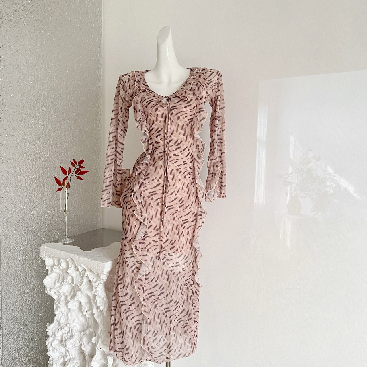 H-Song Aytaliaのシックなバケーションスタイルのフリル付きウエストタイフレア袖スリットプリントドレス（女性用）