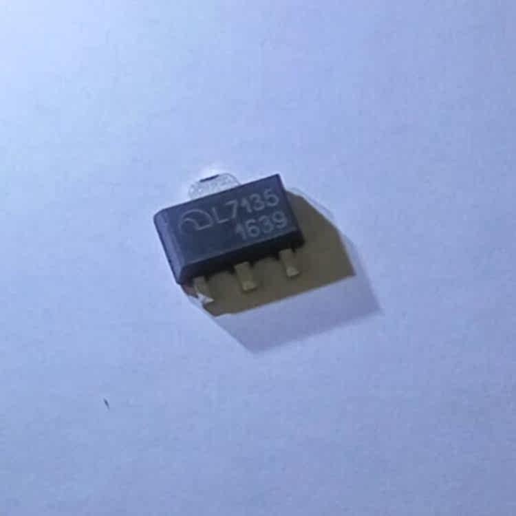 Spot L7135 SOT89 package sample 1 Yuan 10 up and down
