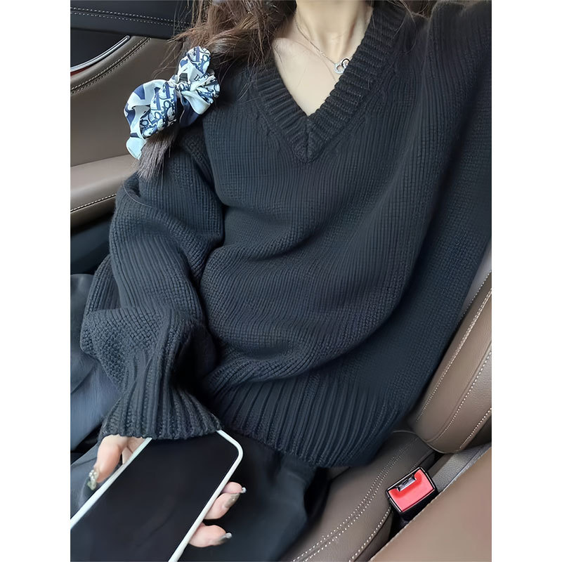 Trendy Japanese-Style Lazy Style Loose Versatile Commuter Sweater for Women, Autumn 2026 New Black V-Neck Pullover Knitwear