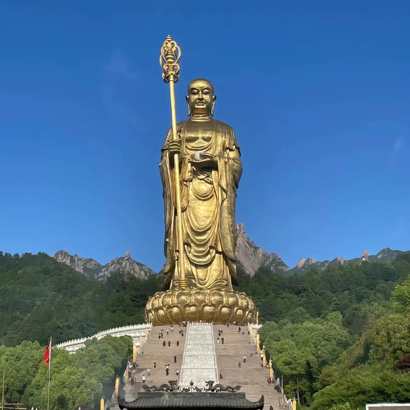 九愿水晶摆台的LOGO