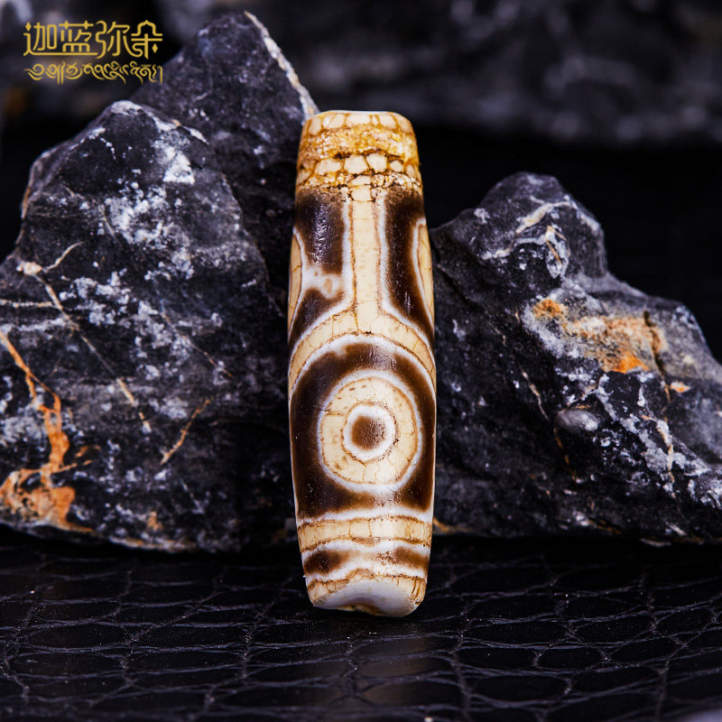 (Jia Tianzhu) High oil-packed pulp full of gold Qinxiangxiong ancient bead turtle back four-eyed dzi bead bracelet collarbone chain necklace
