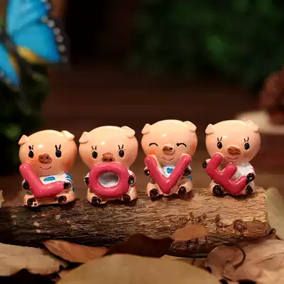 Chinese Valentine's Day Valentine's Day gift to male girlfriend wife creative love pig Piggy resin crafts car decoration