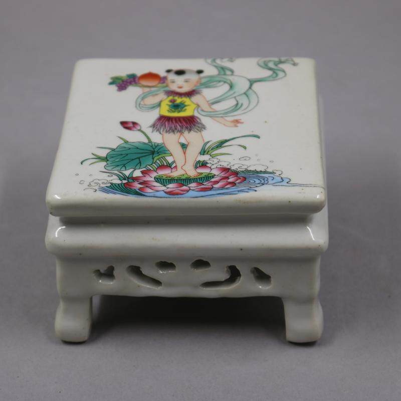 Republic of China famille rose boy character hollow flower pot holder eight fairy desk antique porcelain antique second-hand goods