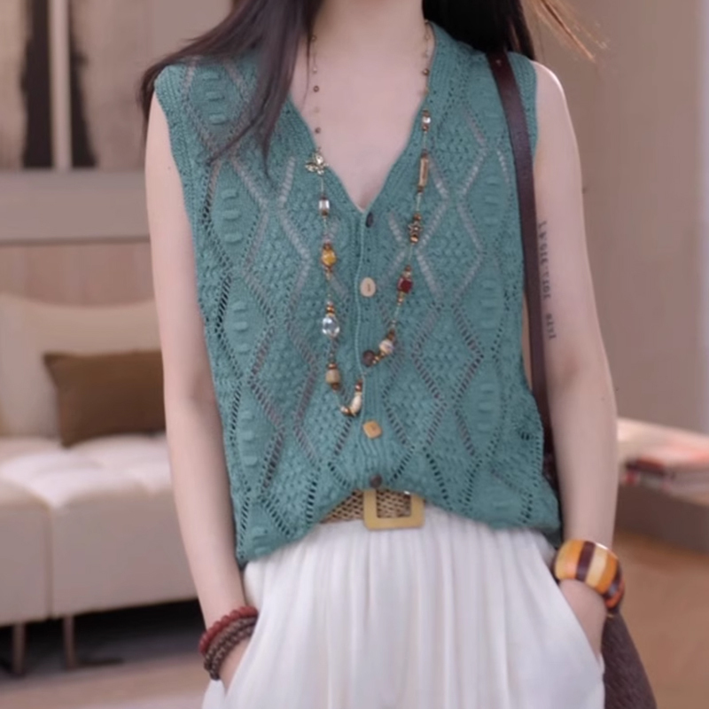 Designed Cut Out Green V Neck Single-Breasted Camisole Women's Summer Outer Wear, Chic, Beautiful and Beautiful Top