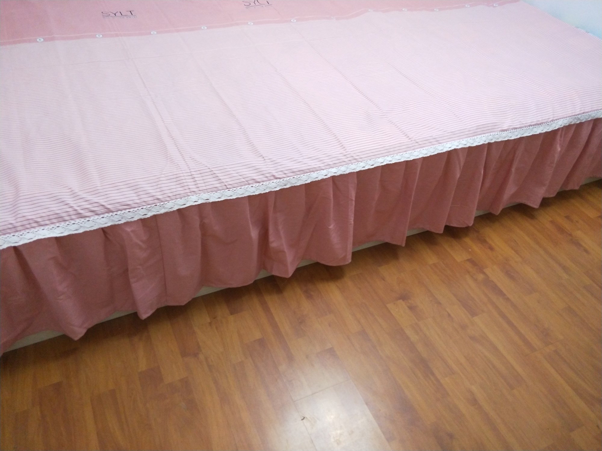 Váy nhung dày rộng 2,5 m, váy lớn, váy dài, đơn, lớn, mùa thu và đám cưới dày ngắn drap giường có viền