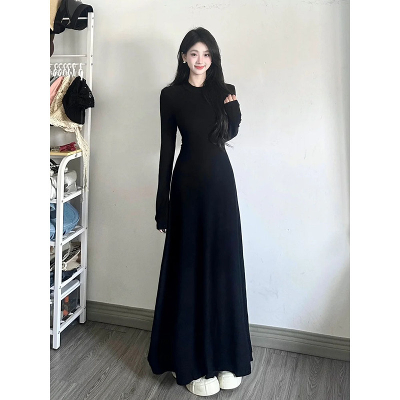 Late Autumn and Early Winter Black Long-Sleeved Base Dress for Women, Autumn High-End Elegant Waist-Cinching Slim-Fit Inner Long Dress