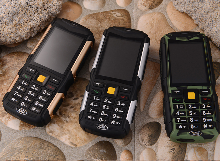 Ba chống quân Land Rover điện thoại chống bụi ba thẻ ba phiên bản Netcom Netcom đầy đủ của điện thoại di động già máy máy cũ CDMA - Điện thoại di động giá oppo