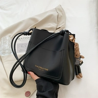 Черная подвеска