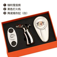 Черная зажигалка, белая пепельница