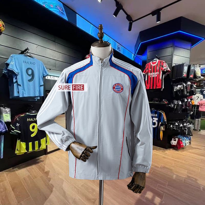Surefire Bundesliga 25/26 Season Bayern Stand-Up Collar Jacket Casual Sports Windbreaker Football Training Uniform Surefire Bundesliga 25/26 Season Bayern Stand-Up Collar Jacket Casual Sports Windbreaker Football Training Uniform