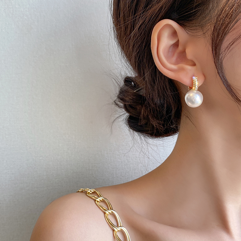 Fashion Pearl Ear Clasp ~ Qi light extravagant ~ inlaid drill Advanced sensation Women net red with 925 ear earrings Temperament Tide