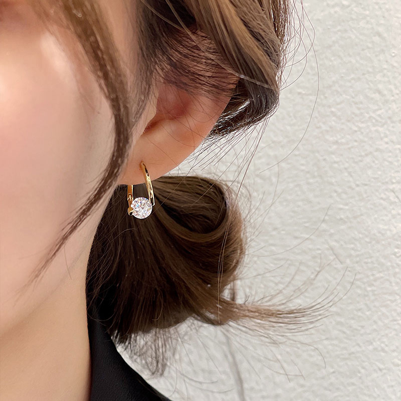 Simple and fashionable ~ light luxury shining ~ zircon earrings high-end light luxury female ins design small trendy earrings