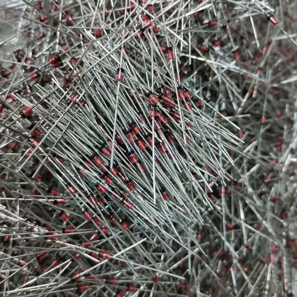 全新混装  1W 0.5W  1N 系列常用稳压管包  一包250克 直插稳压管