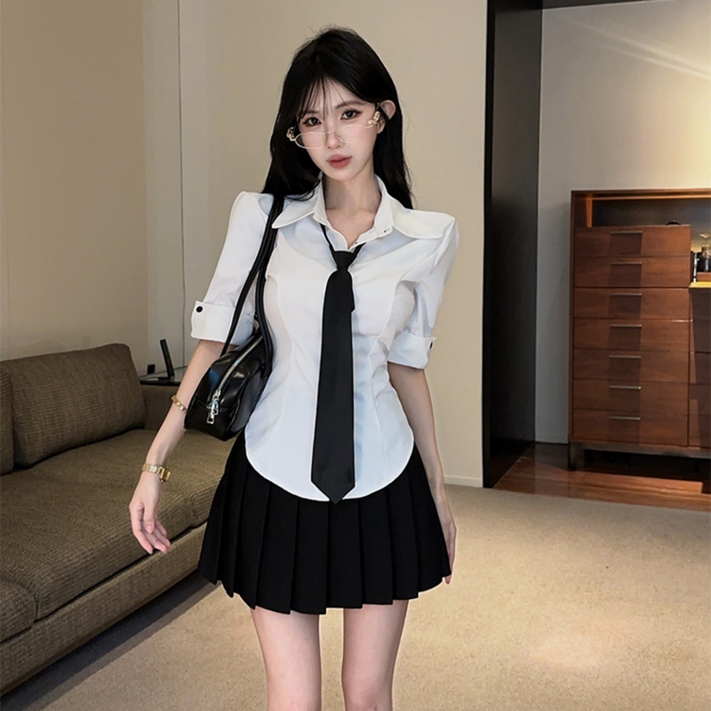 Korean-Style Preppy Design with Tie-Waist White Shirt for Women, Summer Pure and Sexy Jk Black Pleated Skirt Two-Piece Set