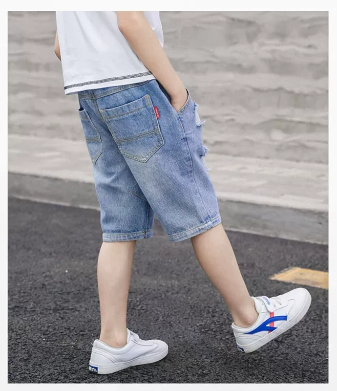 Quần short jean bé trai mùa hè 2020 mới Hàn Quốc quần short lớn trẻ em quần dài năm điểm quần trẻ em nam - Quần jean