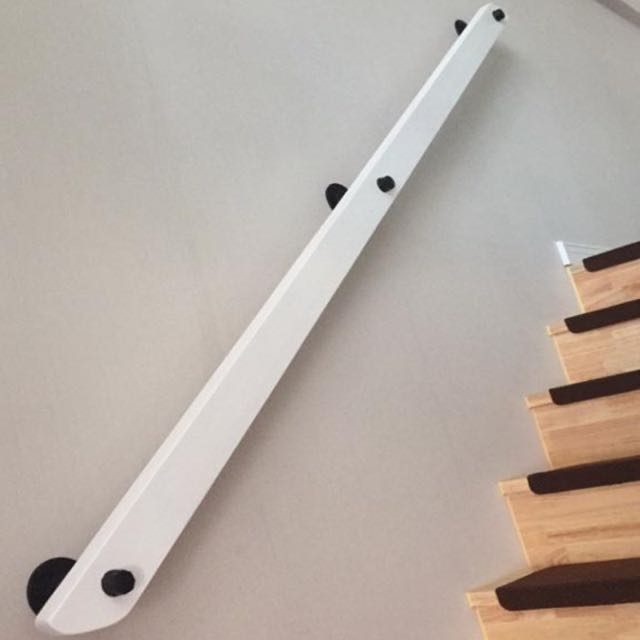 Solid wood stairway armrest minimalist modern close to wall indoor corridor loft home anti-slip nursery wood armrests