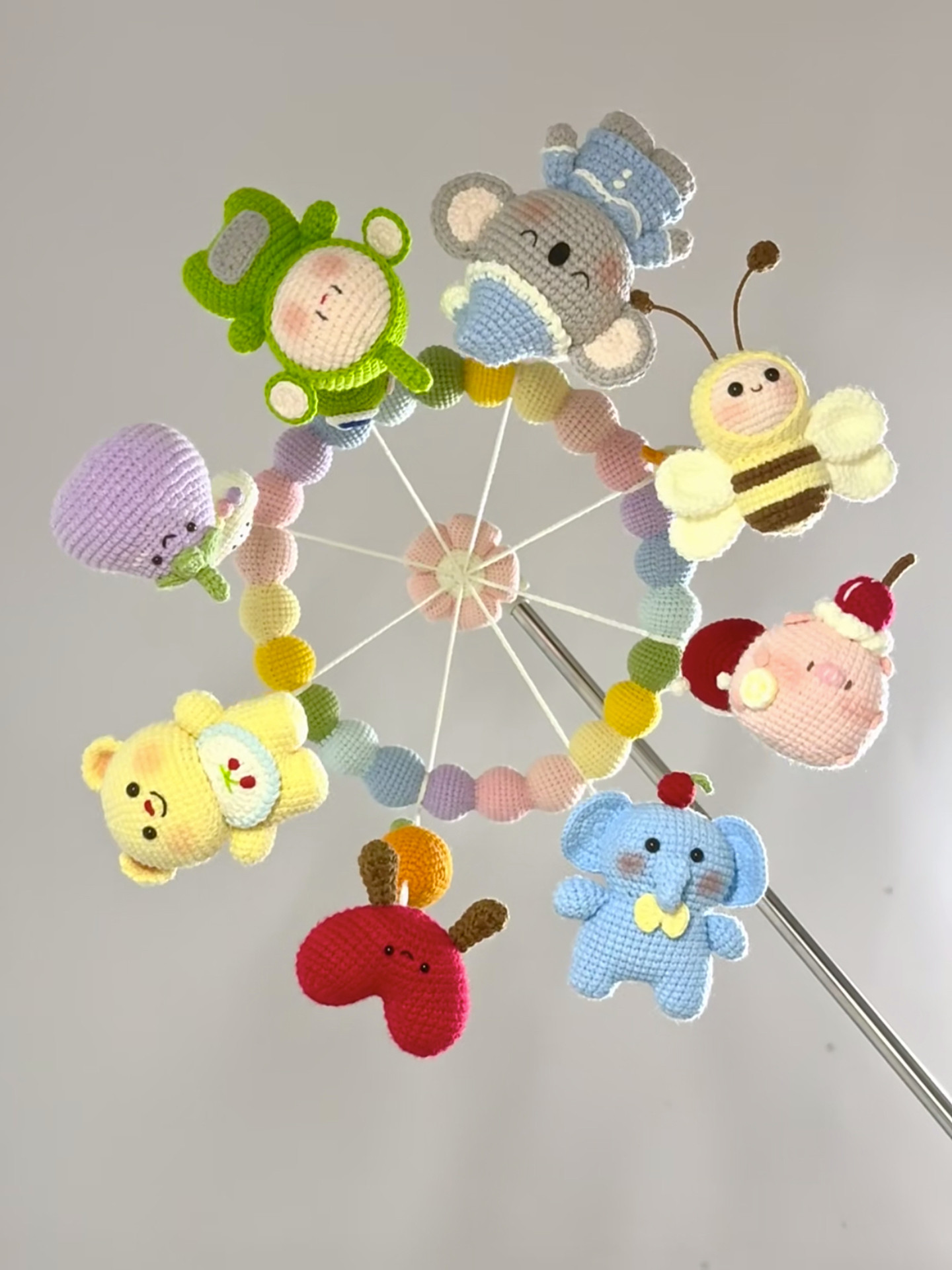 DIY hand-knitted baby bed bell woolen material bag for mom to pass the time crocheting baby companion toys